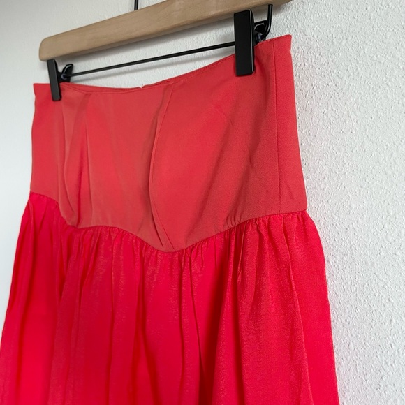 NWT Lovers + Friends Red Strapless Open Back Top Size Small - Picture 4 of 9